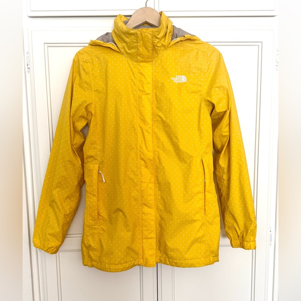 The North Face Resolve Parka in Freesia Yellow Classic Dot - Picture 4 of 9